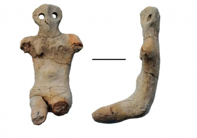 gliniane figurki kobiet z jaskini verteba